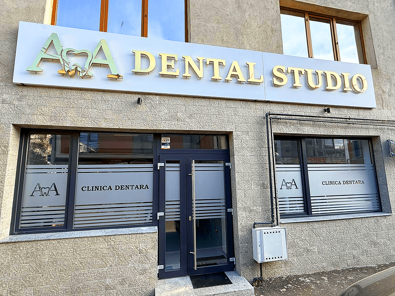Clinica A&A Dental Studio din zona KM 4-5, str. Liliacului